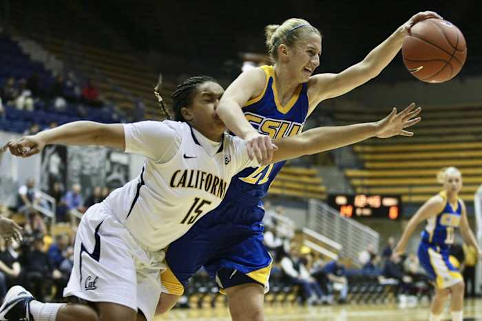 Brittany Boyd tries for a steal